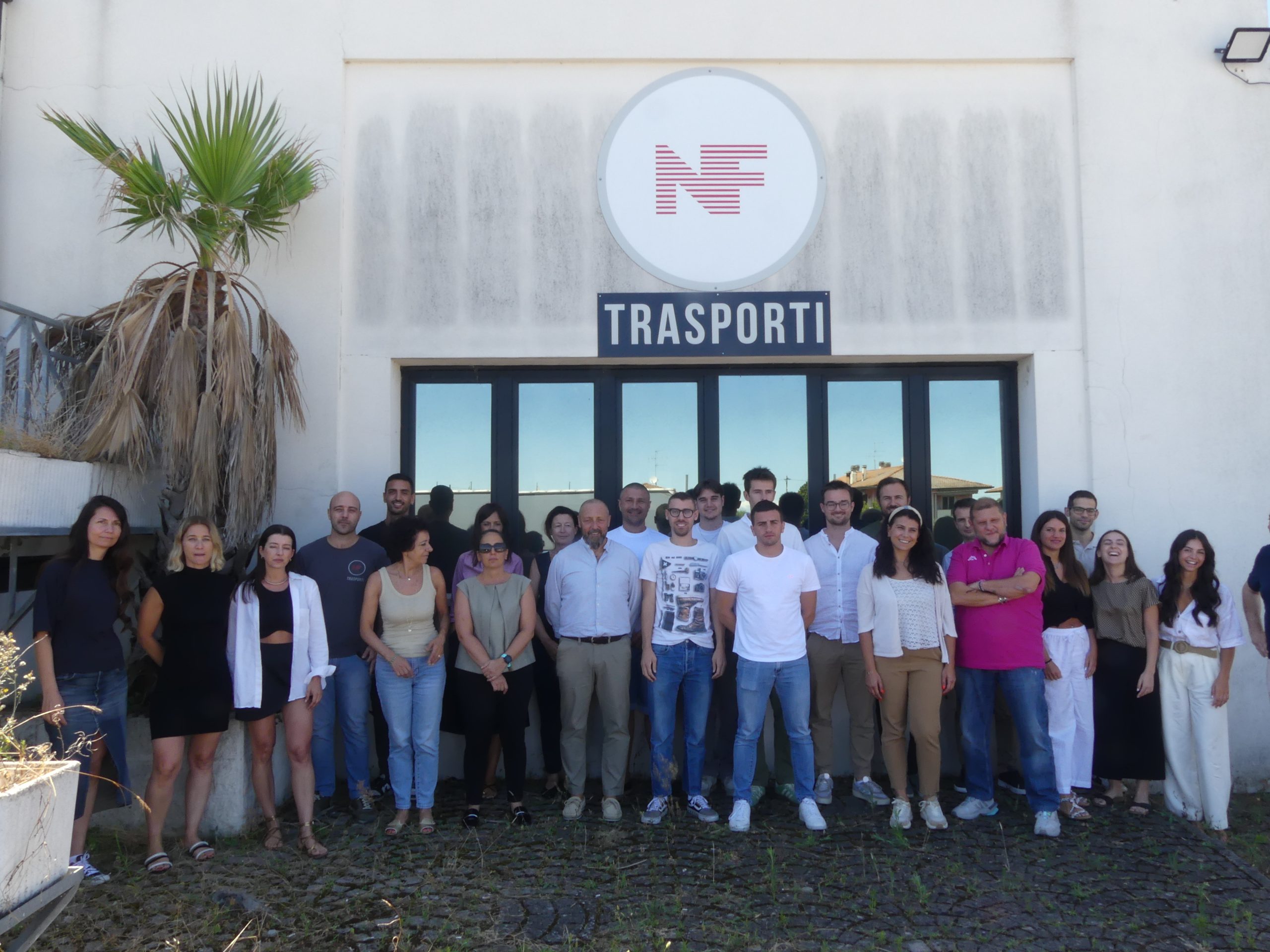 foto di gruppo dipendenti nf
